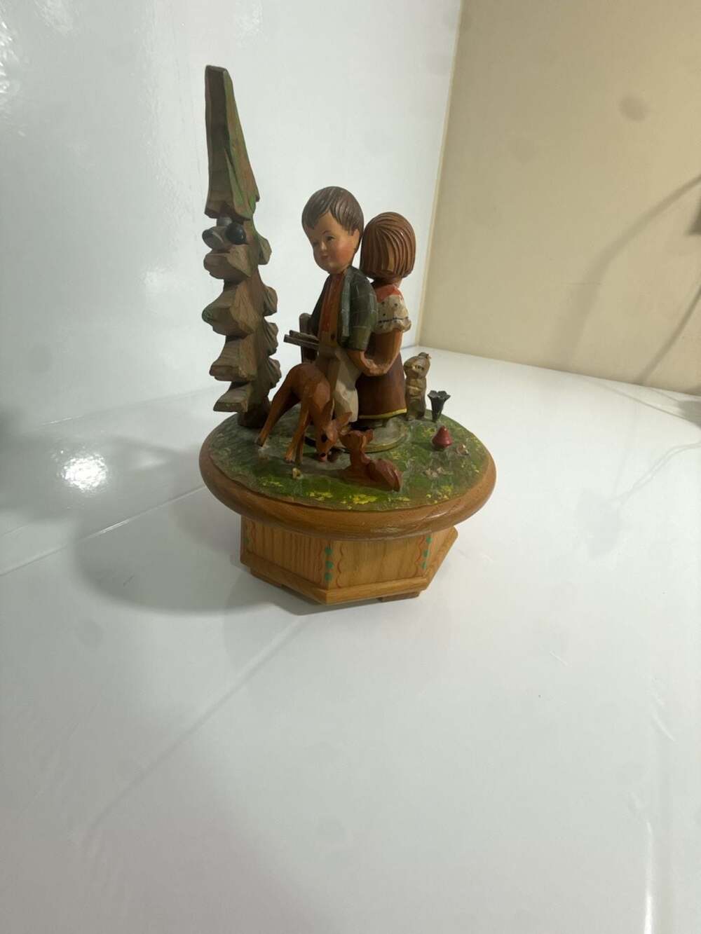 Anri Thorens Music Box - Children and Animals, Emperors Waltz